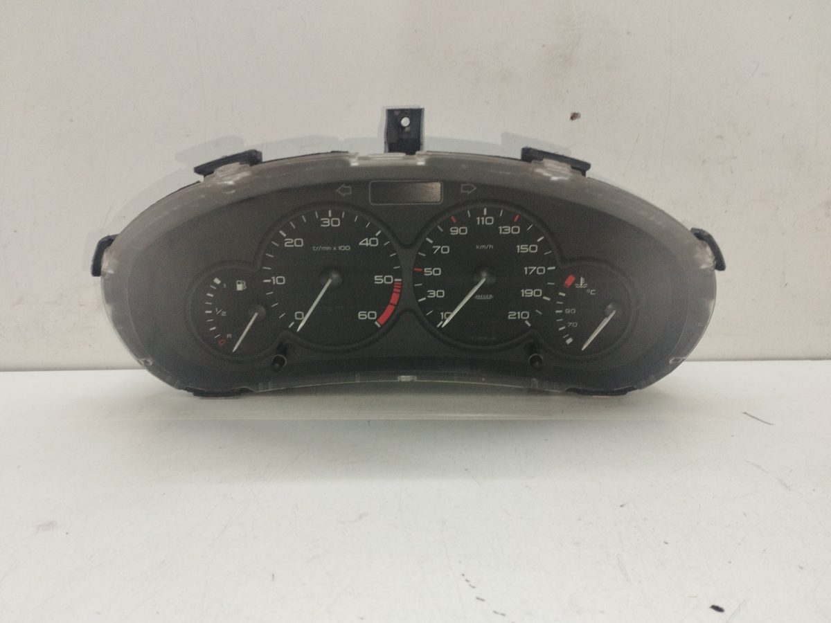 Tablero De Instrumentos Peugeot 206 Berlina 1998-2010 XR 1.9L 51kW 9659728880