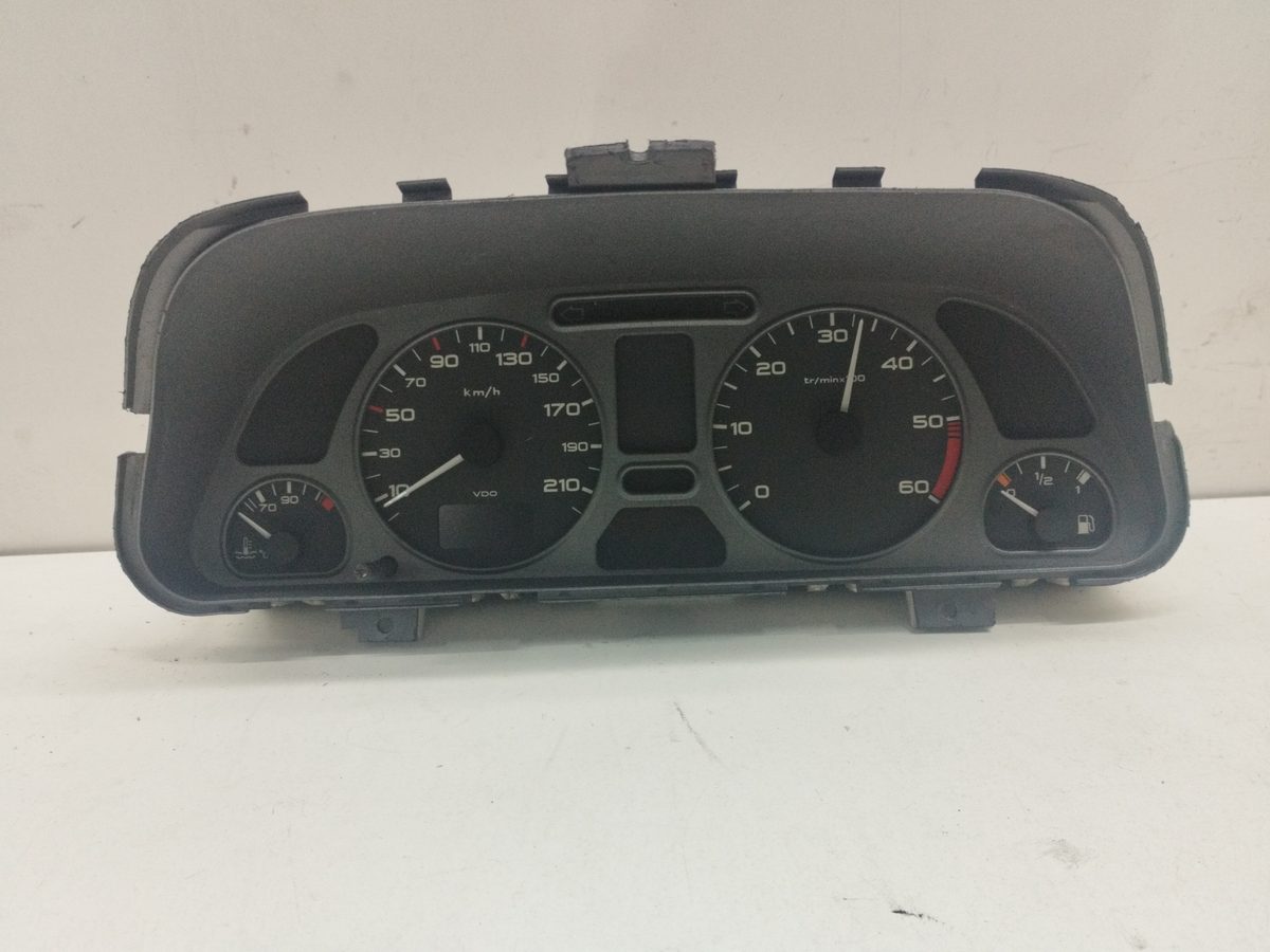Tablero De Instrumentos Peugeot 306 Break 1979-2003 Style 1.9L 66kW 9636733080
