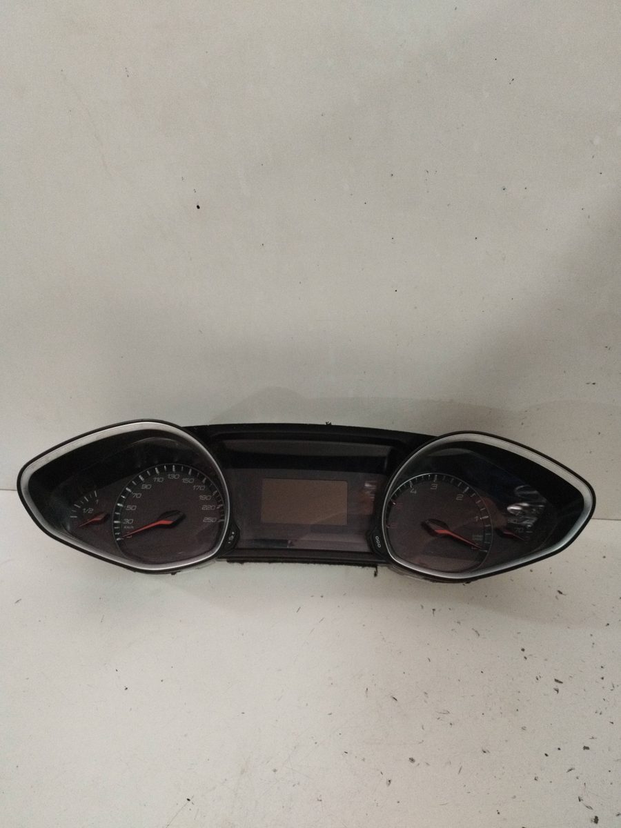 Tablero De Instrumentos Peugeot 308 2013-2021 Access 1.6L 73kW 9809838380