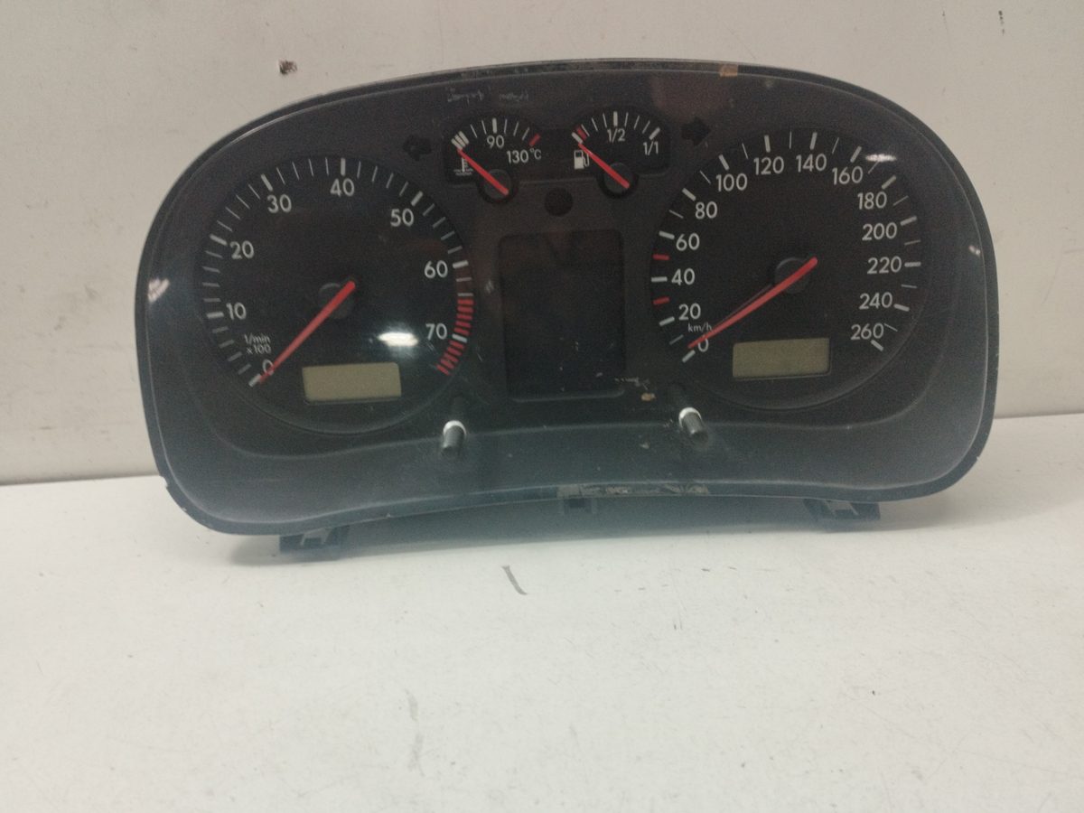 Tablero De Instrumentos Volkswagen Golf Iv Berlina (1J1) 1997-2003 1,6 1.6L 74kW 1J0920801
