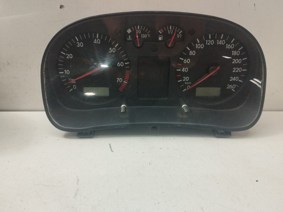 Tablero De Instrumentos Volkswagen Golf Iv Berlina (1J1) 1997-2003 1.9 TDI 1J0920806B