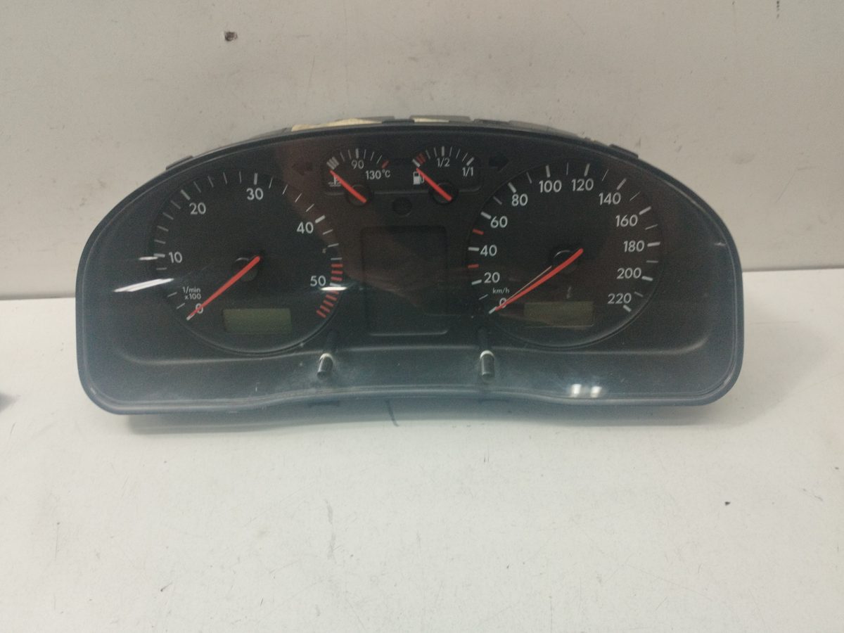 Tablero De Instrumentos Volkswagen Passat Berlina (3B2) 1996-2000 Comfortline VW3B1919880C