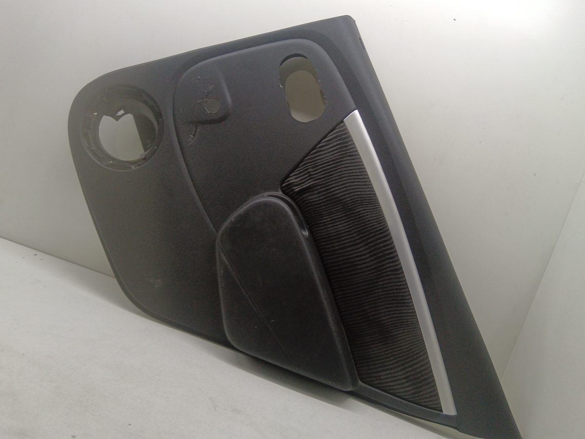 Tapizado Interior Puerta Trasero Derecho Renault Sandero 2008-2013 Básico 8200732476