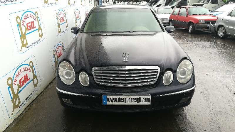 Mercedes-Benz Clase E (W211) del que se desmontó esta pieza