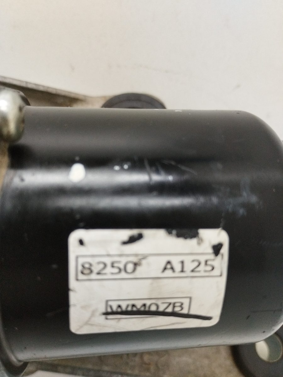 Motor Limpia Delantero Mitsubishi L 200 (KA0/KB0) 2006-2015