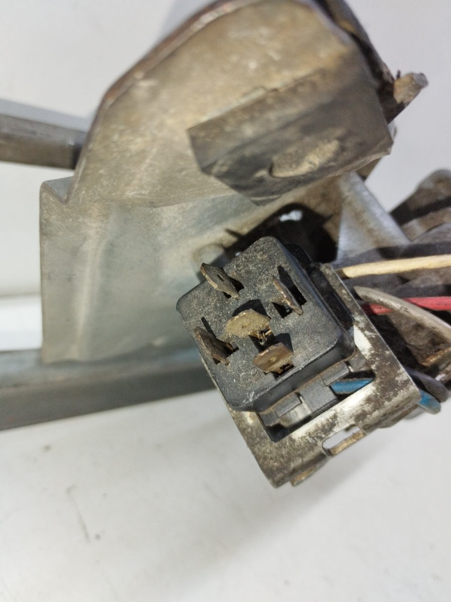 Motor Limpia Delantero Peugeot 305 desde 1977