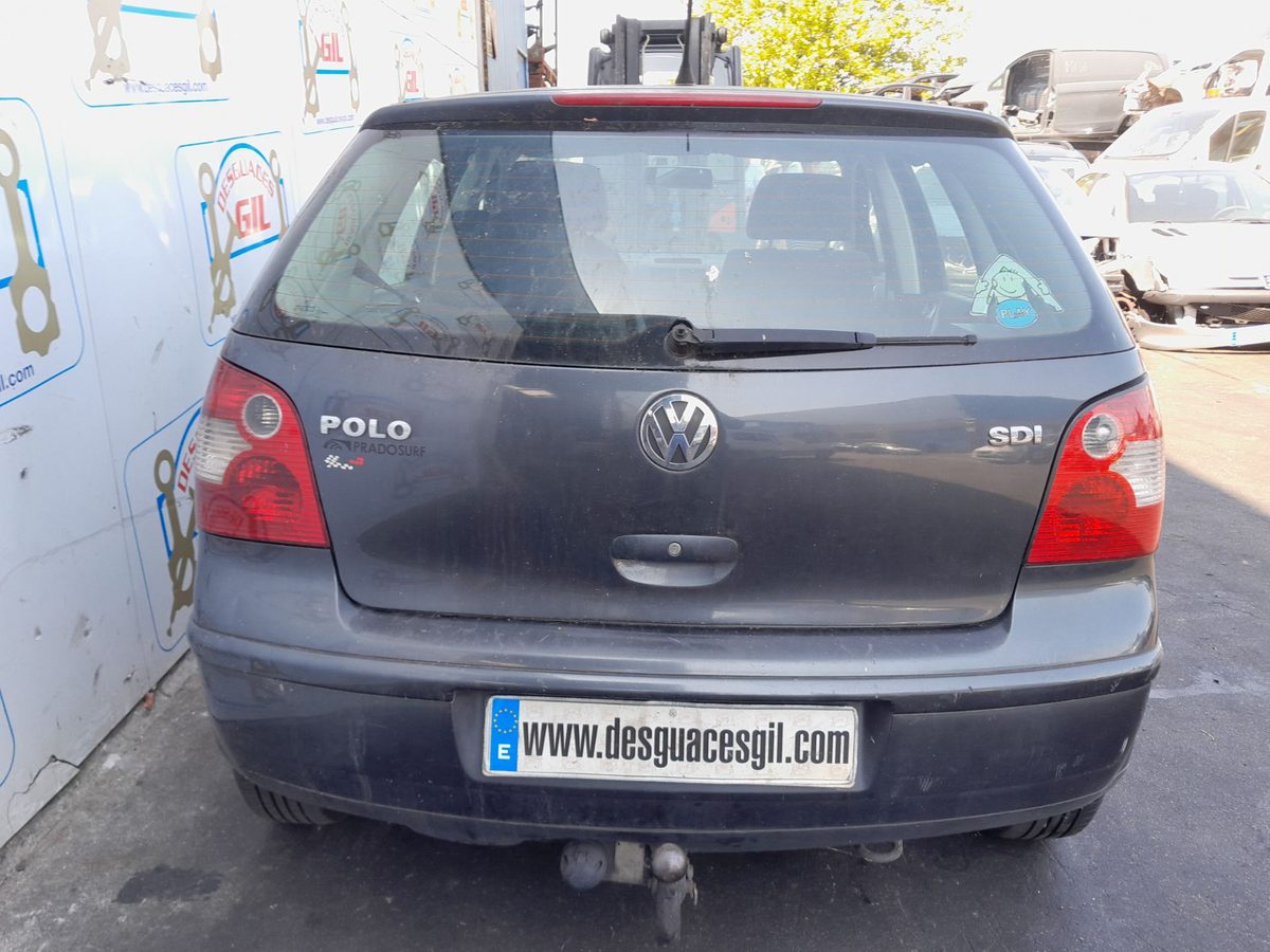 Volkswagen Polo (9N1) del que se desmontó esta pieza