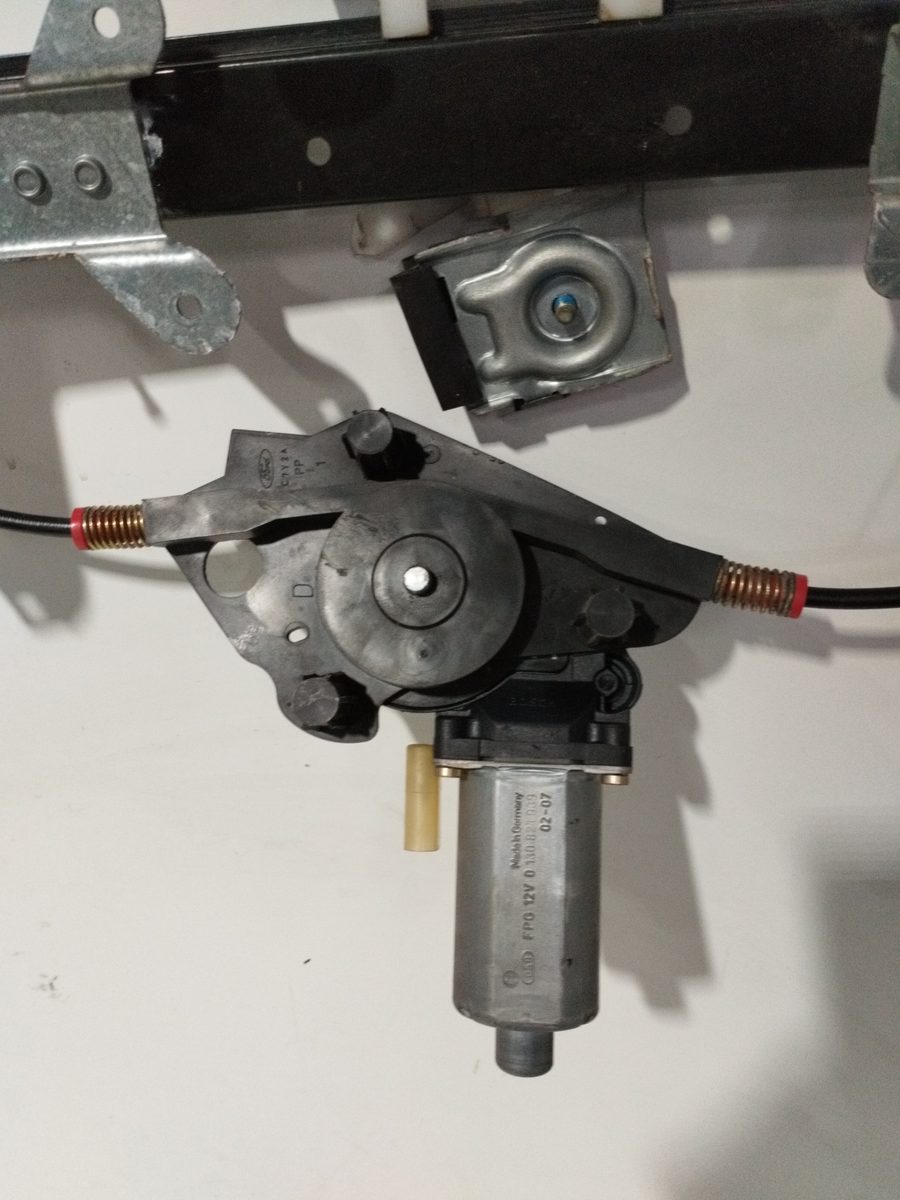 Alza Cristal Delantero Derecho Electrico Ford Fusion (CBK) 2002-2013