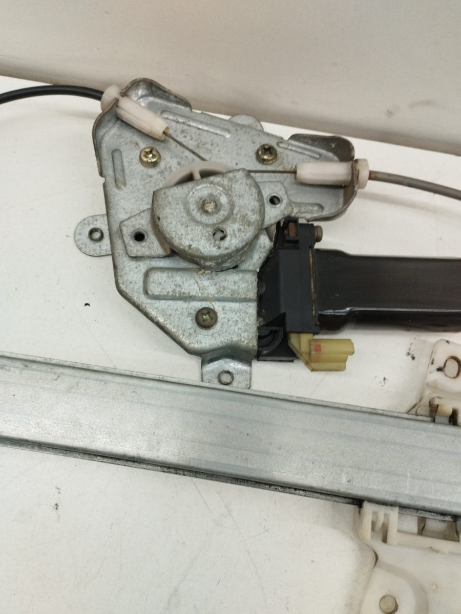 Alza Cristal Delantero Izquierdo Electrico Hyundai Atos Prime (MX) 2000-2010