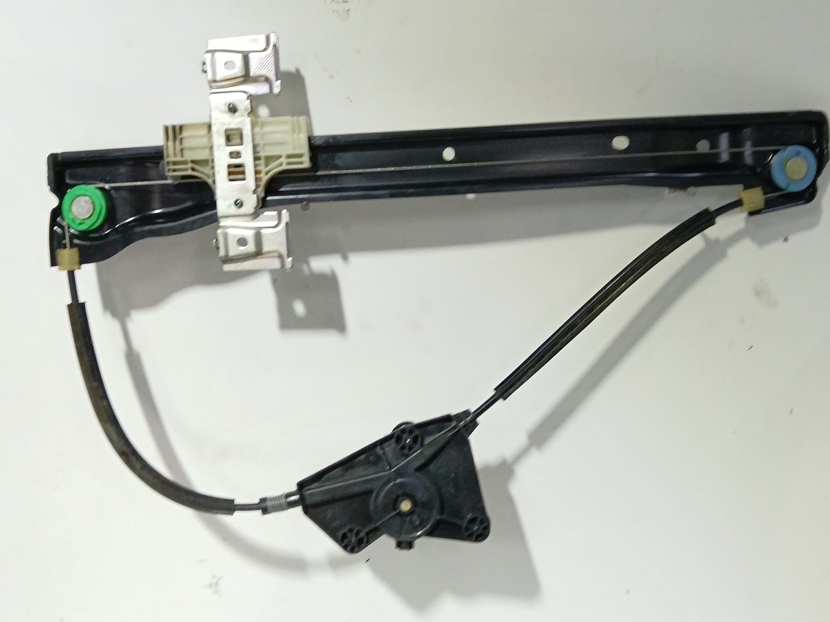 Alza Cristal Delantero Izquierdo Manual Volkswagen Up! (121) 2011-2016