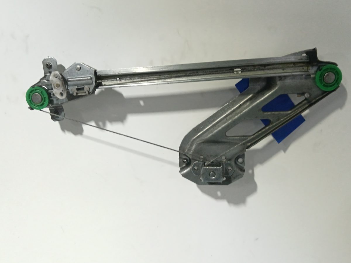 Alza Cristal Trasero Izquierda Manual Chevrolet Corsa 2 2000-2003