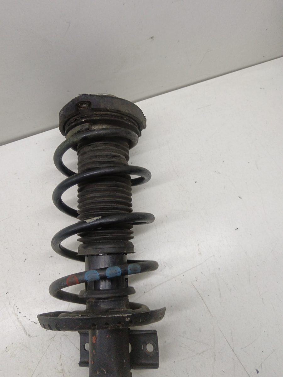 Amortiguador Delantero Der/Izq Volkswagen Fox (5Z1) 2005-2012