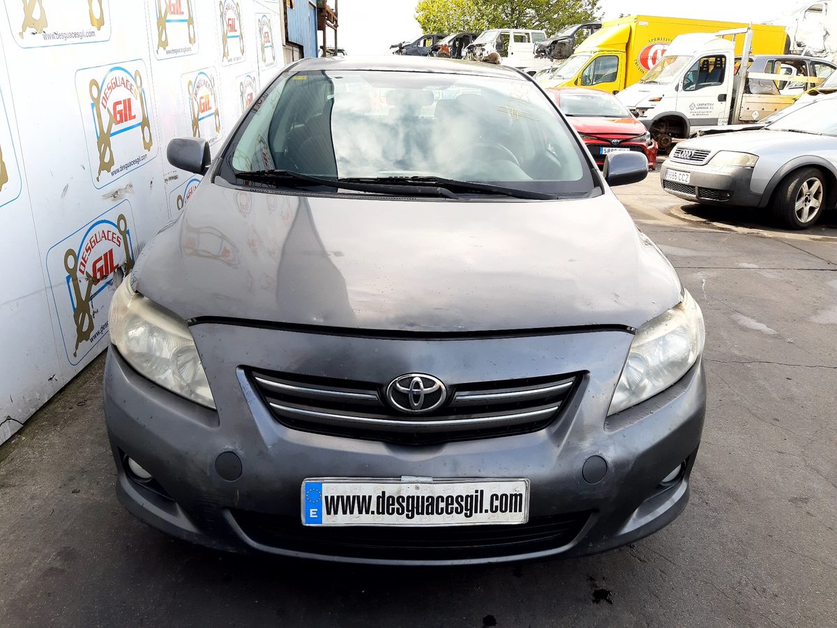 Toyota Corolla (E15) del que se desmontó esta pieza
