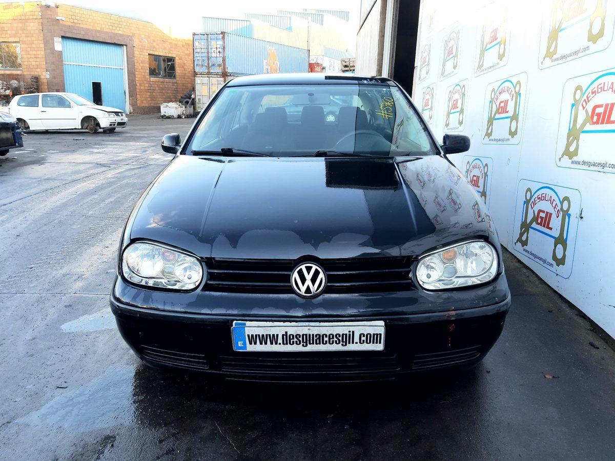 Volkswagen Golf IV (1J1) del que se desmontó esta pieza