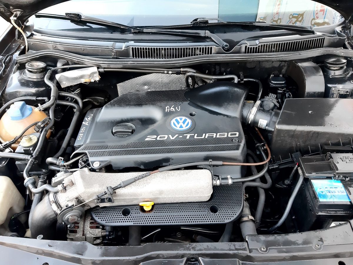 Volkswagen Golf IV (1J1) del que se desmontó esta pieza