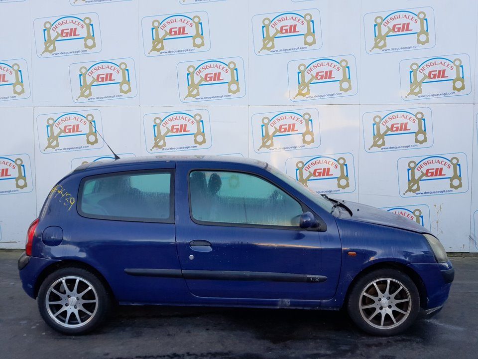 Renault Clio II Fase II (B/CB0) del que se desmontó esta pieza