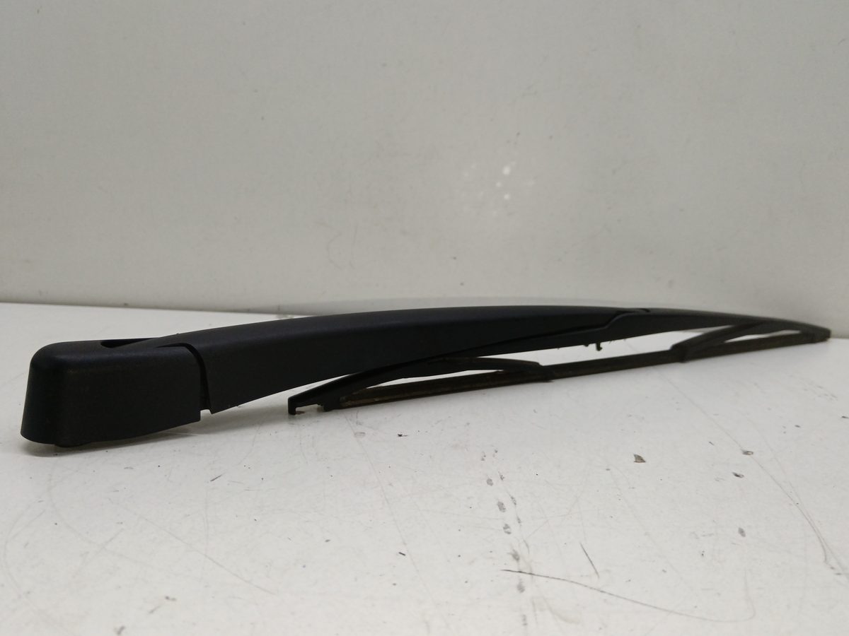Brazo Limpia Luneta Renault Megane III 5 P 2008-2016
