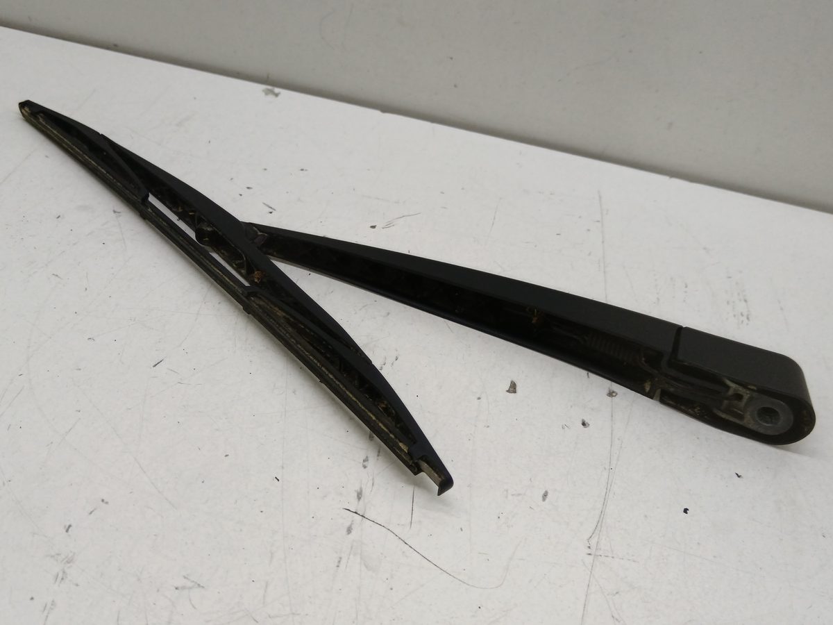 Brazo Limpia Luneta Renault Megane III 5 P 2008-2016
