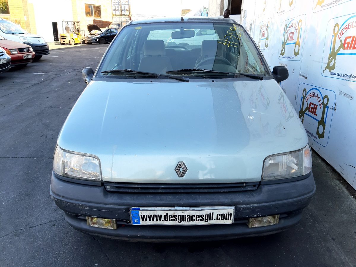 Renault Clio I Fase I+II (B/C57) del que se desmontó esta pieza