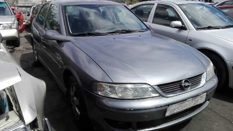 Chevrolet Vectra B del que se desmontó esta pieza