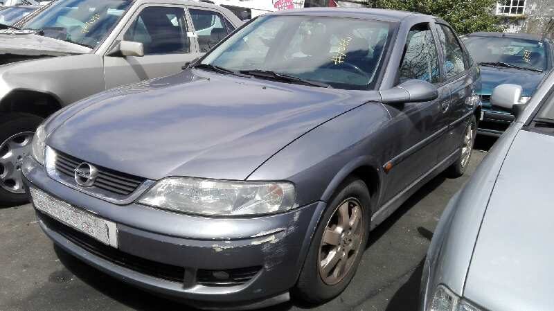 Chevrolet Vectra B del que se desmontó esta pieza