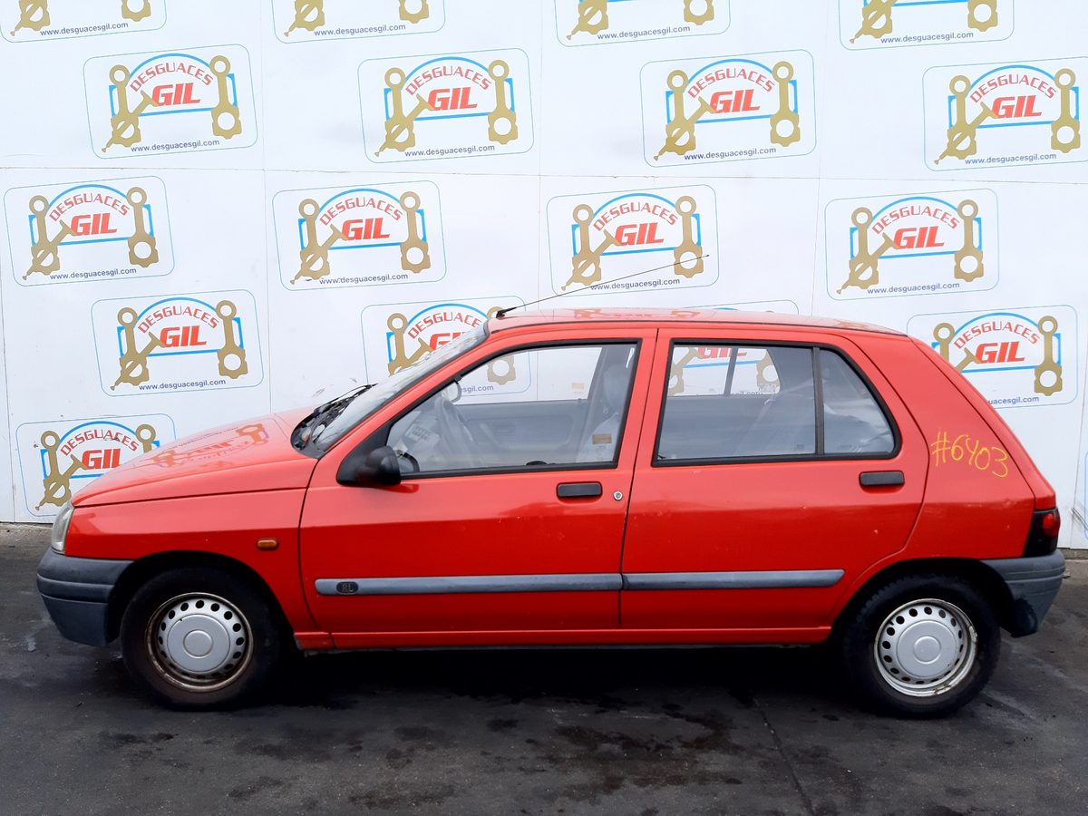 Renault Clio I Fase I+II (B/C57) del que se desmontó esta pieza