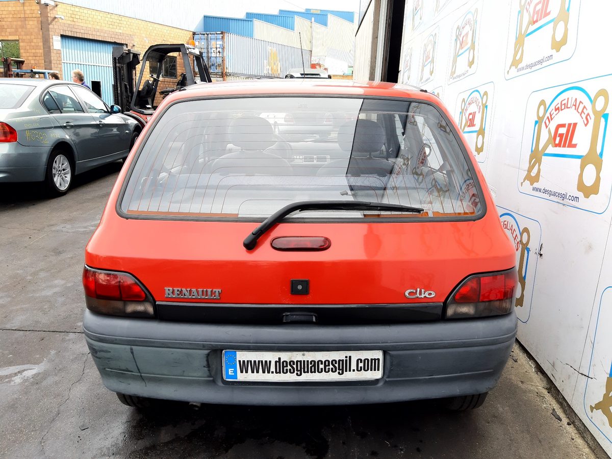 Renault Clio I Fase I+II (B/C57) del que se desmontó esta pieza