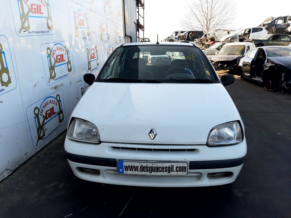 Renault Clio I Phase III del que se desmontó esta pieza
