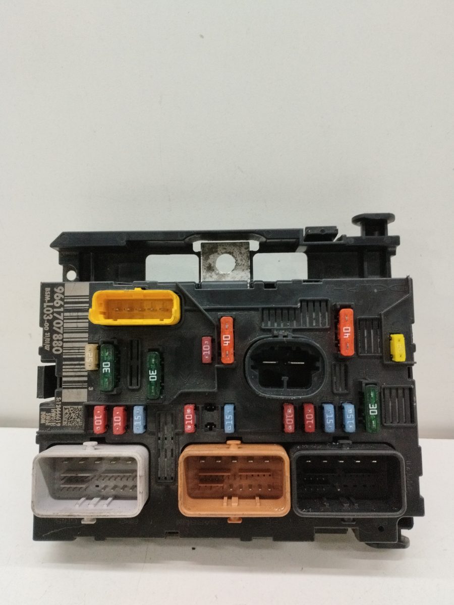 Caja Reles / Fusibles Citroën C3 1995-2010 HDi 70 Collection 1.4L 50kW 9661707880