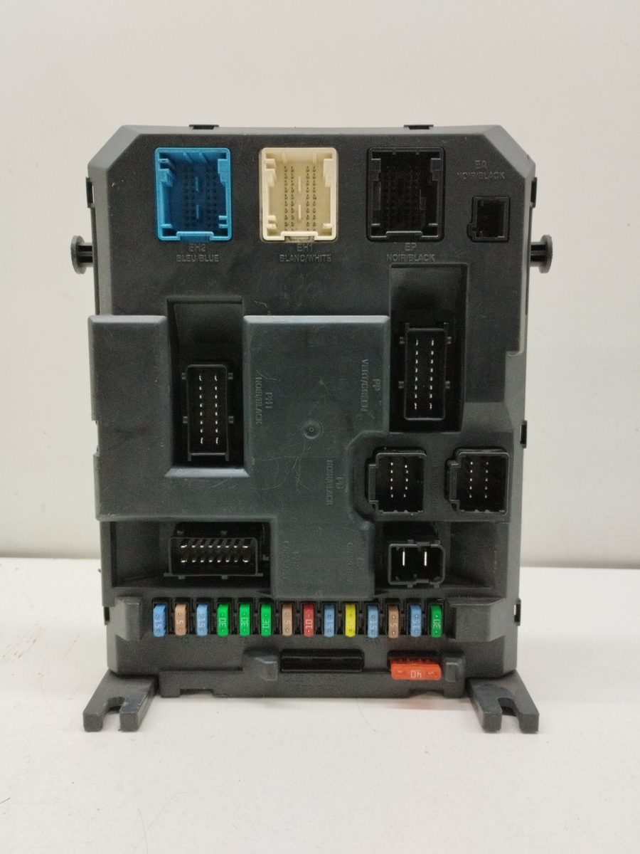 Caja Reles / Fusibles Citroën C3 1995-2010 1.4 HDI Audace SensoDrive 1.4L 50kW 9664983280