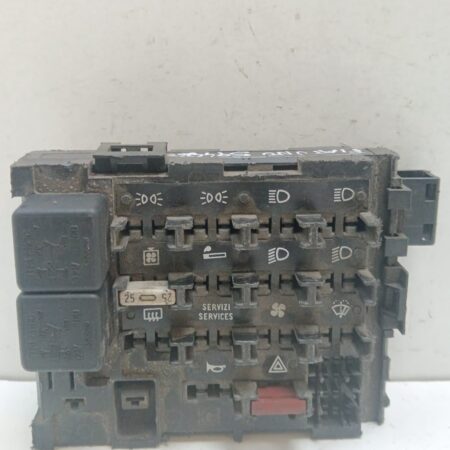 Caja Reles / Fusibles Fiat Uno (146) desde 1989 1.0 I.E. / 45 I.E. 1.0L 33kW 5944360