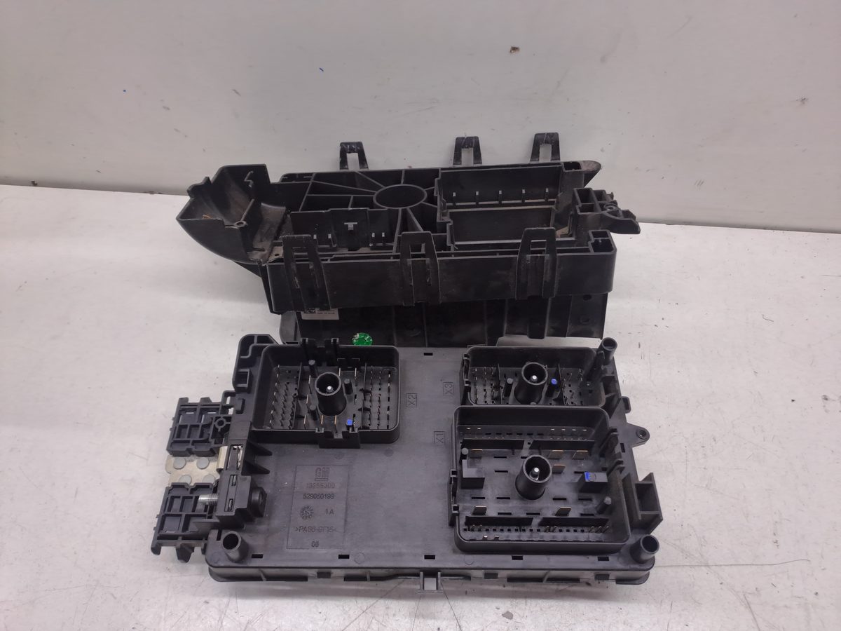 Caja Reles / Fusibles / Modulo Bsi Chevrolet Cruze 2009-2014 LS 2.0L 92kW 529050199