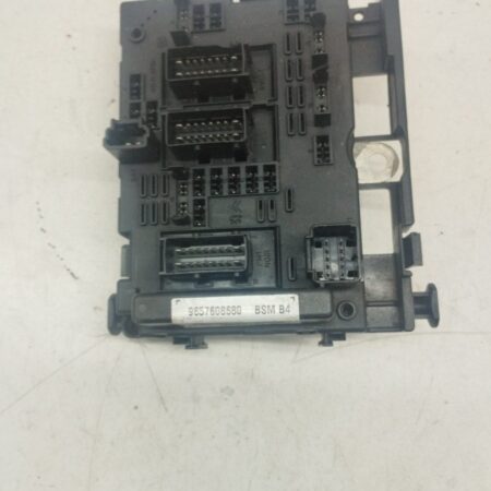 Caja Reles / Fusibles Peugeot 206 Berlina 1998-2010 XT 1.4L 50kW 9657608680