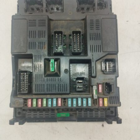 Caja Reles / Fusibles Peugeot 307 (S1) 2001-2005 1.4 HDi 1.4L 50kW 9636760580