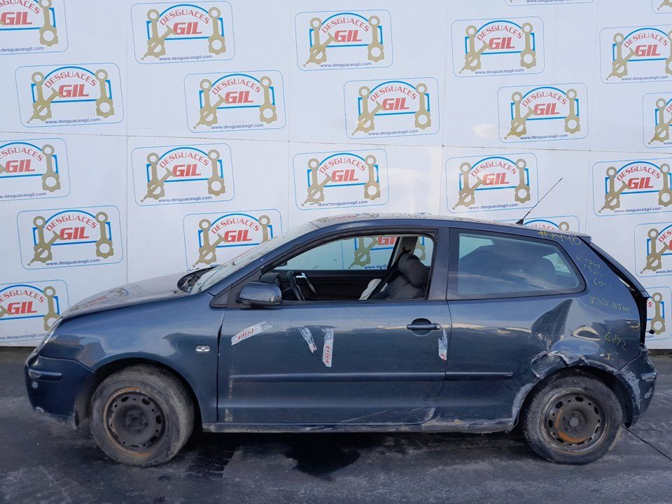 Volkswagen Polo (9N1) del que se desmontó esta pieza