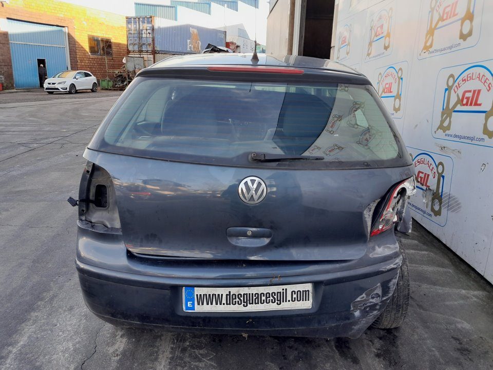 Volkswagen Polo (9N1) del que se desmontó esta pieza