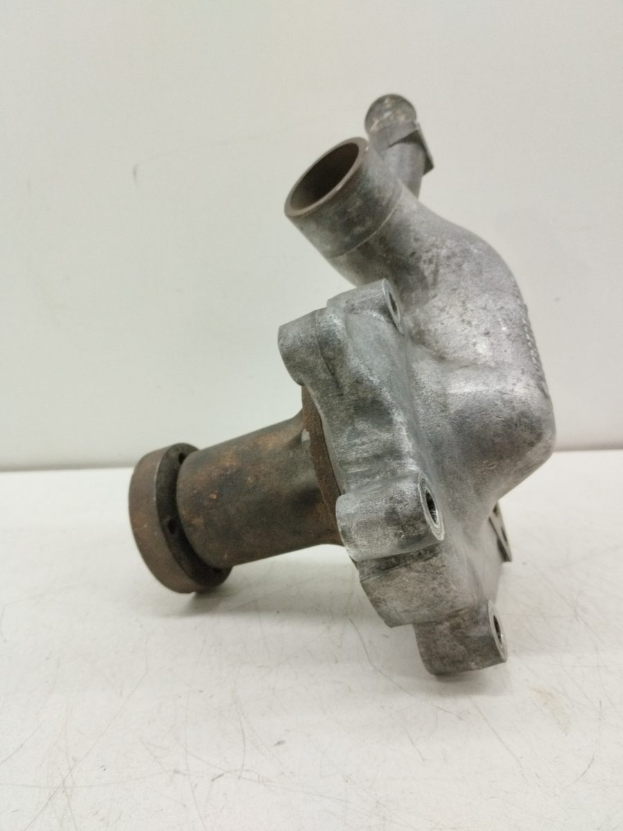 Carcasa de la Bomba Agua Mercedes-Benz Clase E (W114/W115)