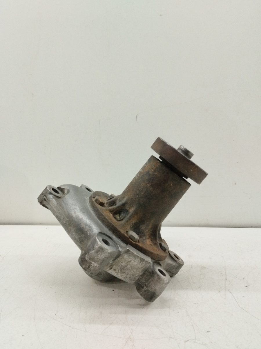 Carcasa de la Bomba Agua Mercedes-Benz Clase E (W114/W115)