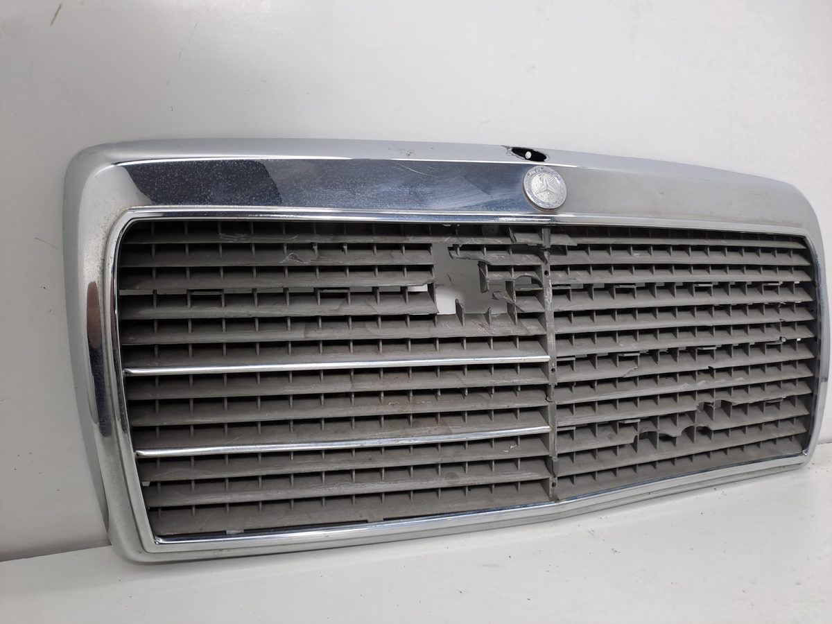 Careta Mercedes-Benz Clase E (W124) 1984-1997