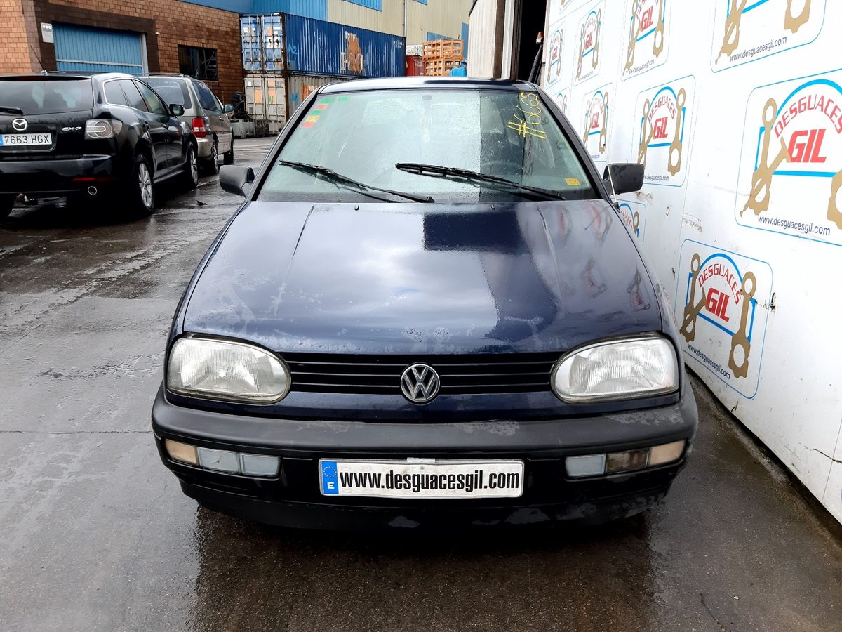 Volkswagen Golf III (1H1) del que se desmontó esta pieza