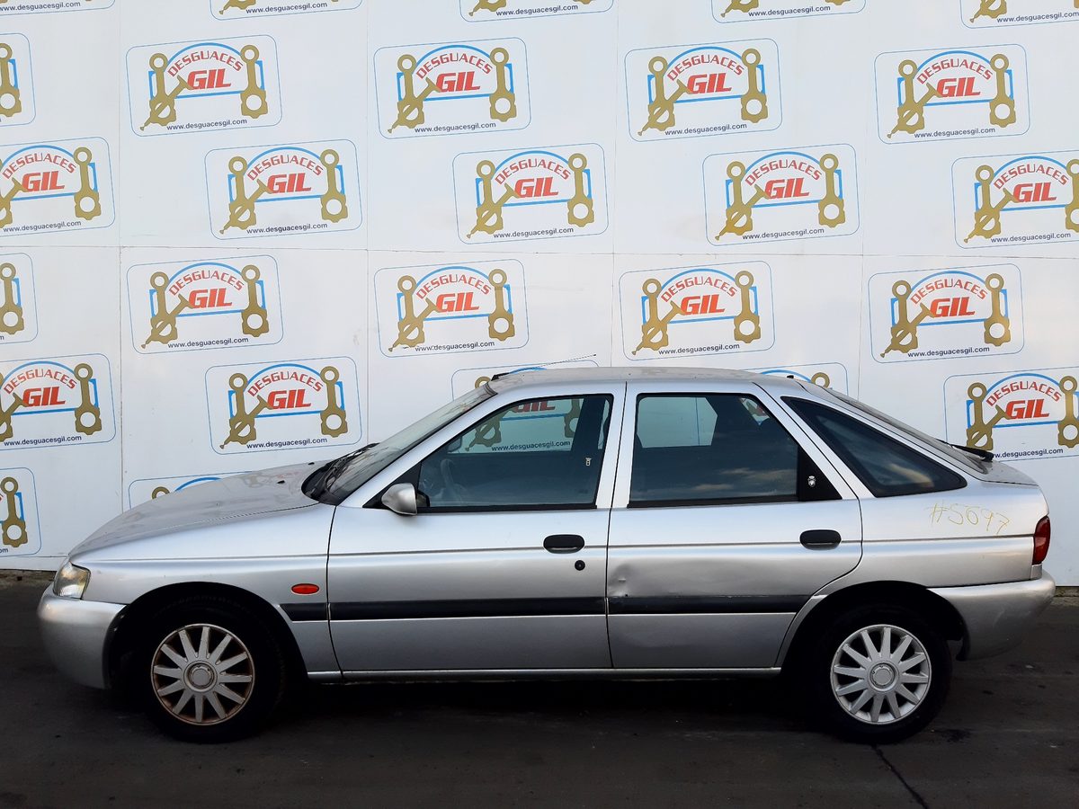 Ford Escort del que se desmontó esta pieza