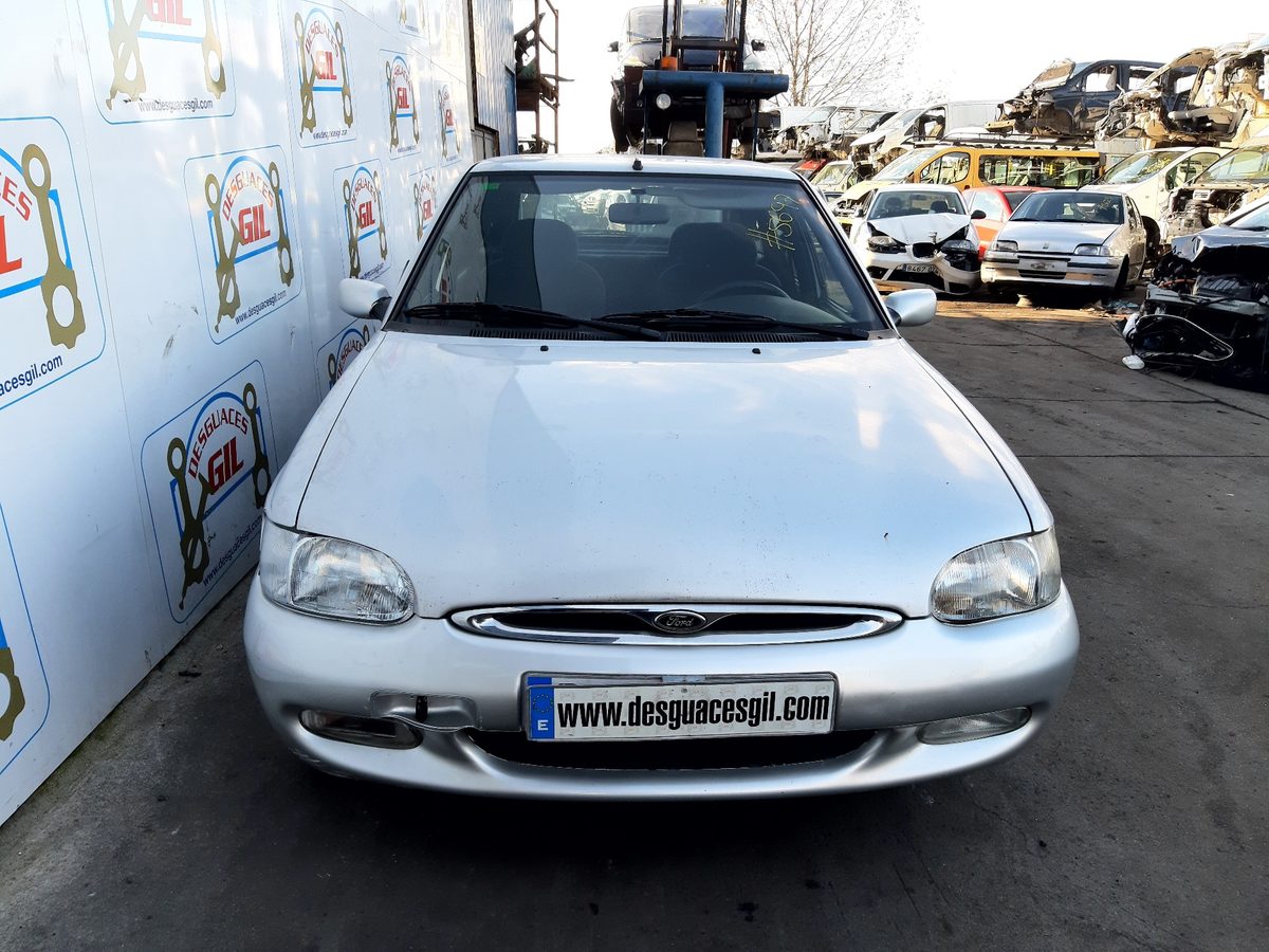 Ford Escort del que se desmontó esta pieza