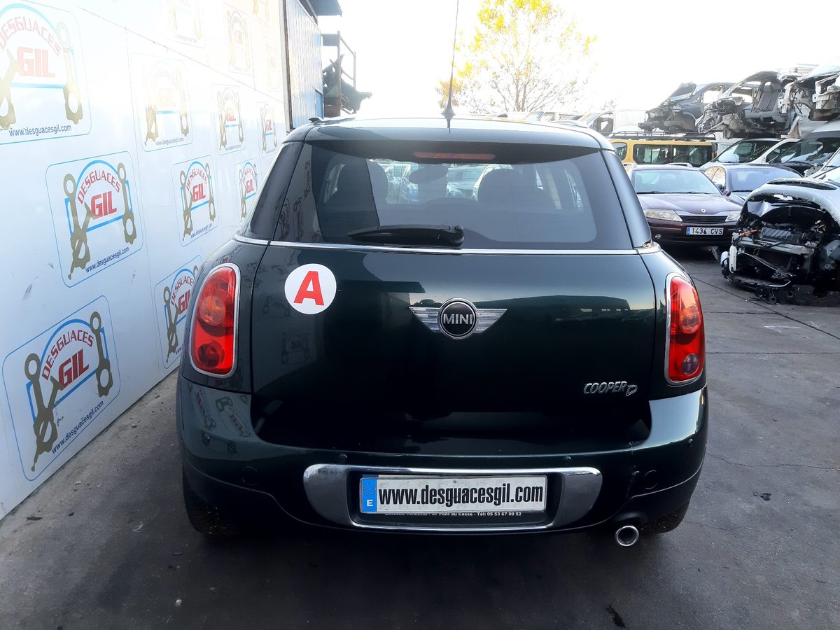 Hyundai H 1 del que se desmontó esta pieza