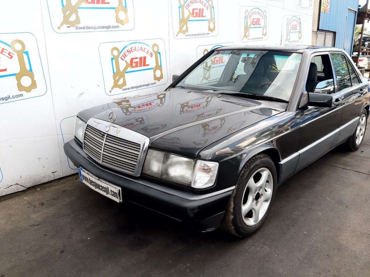 Mercedes-Benz Clase C (W201) del que se desmontó esta pieza