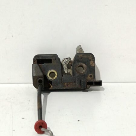 Detalle de cerradura porton Ford