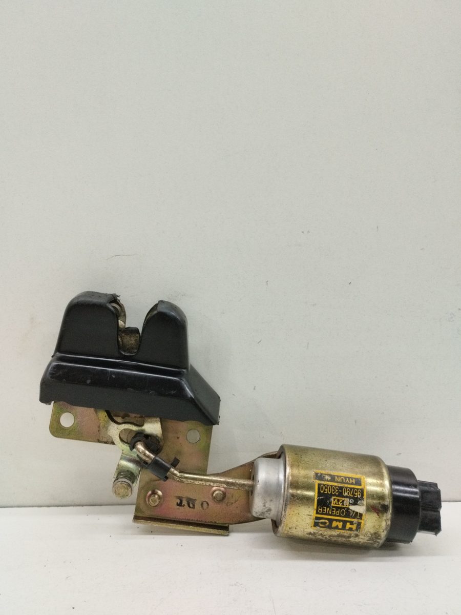 Cerradura Porton Hyundai Pony (X2) 1991-Actualidad 9579033050