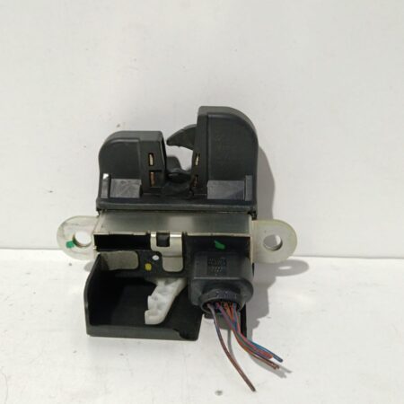 Cerradura Porton Volkswagen Up! (121) 2011-2016