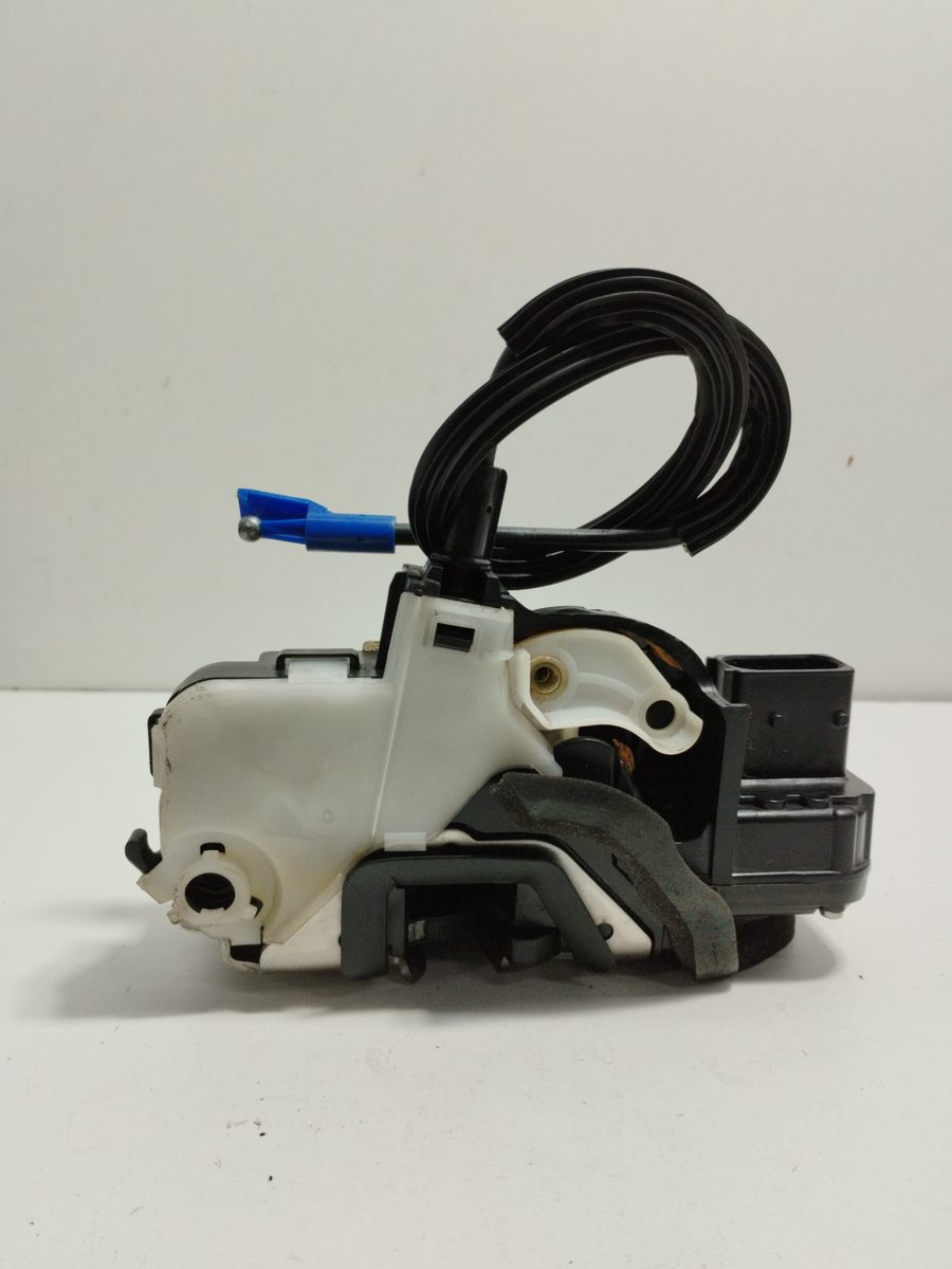 Cerradura Puerta Delantera Derecha Chevrolet Cruze 2009-2014 LS 13579523
