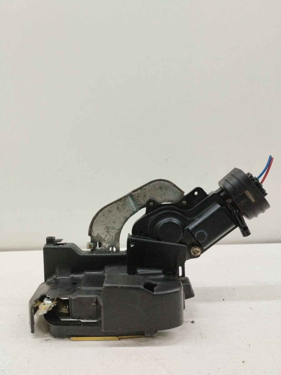 Cerradura Puerta Delantera Derecha Toyota Corolla (E15) 2006-2011 Básico