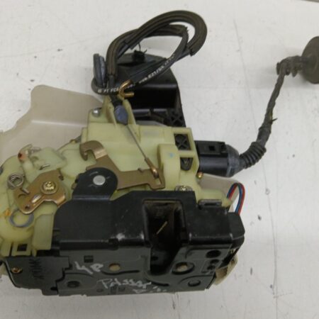 Cerradura Puerta Trasera Izquierda Volkswagen Passat Variant (3B6) 2000-2005 117666104